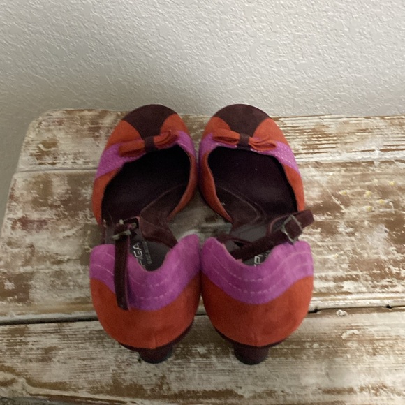 👠Colorful suede Via Spiga heels sz 9 1/2. These heels are amazing 🤩🤩 👠 - Picture 4 of 8